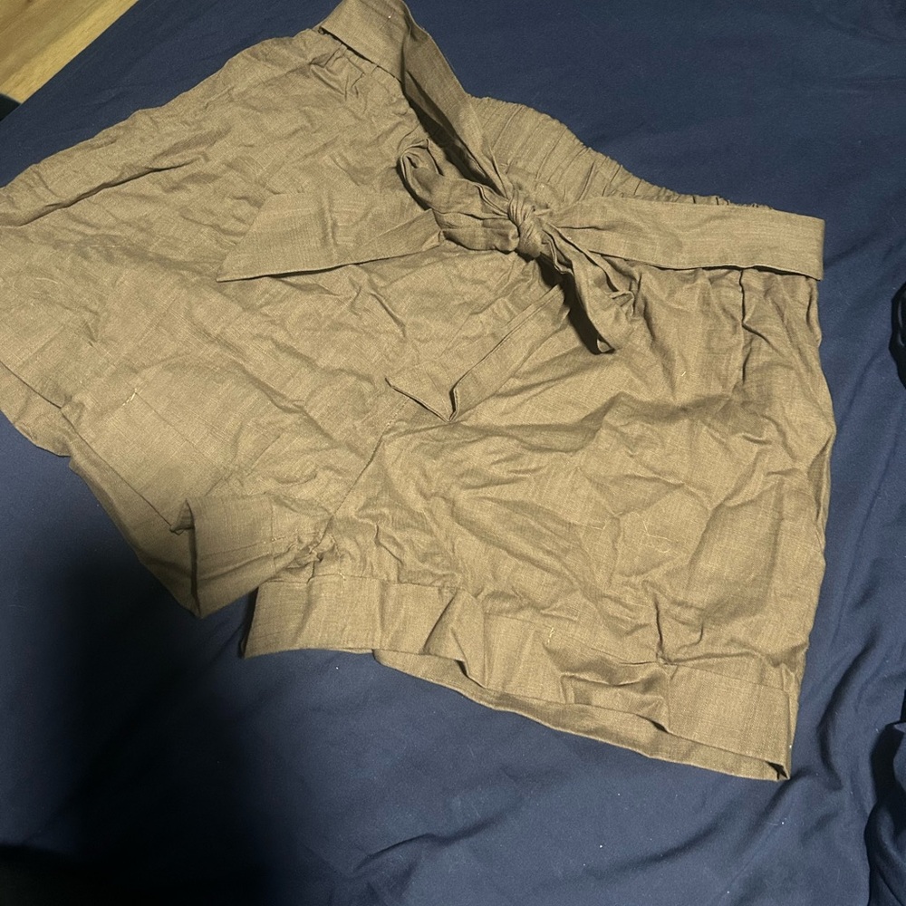 Brown/Green High-Waisted Shorts with Bow